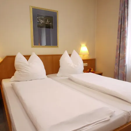 Pinger Hotel apartamentowy 3*