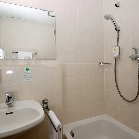 Pinger Hotel apartamentowy 3*